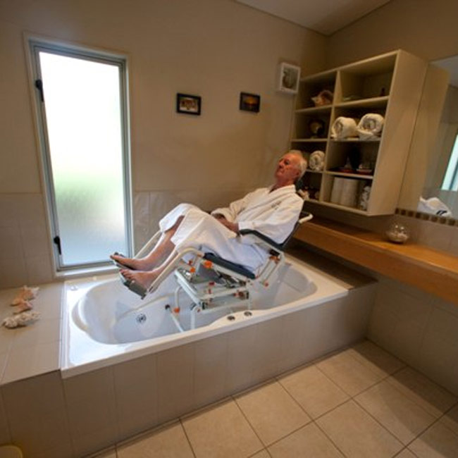 Showerbuddy TubBuddy with Tilt SpinLife